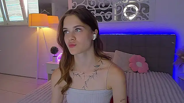 LuisaClover Chat XXX in diretta