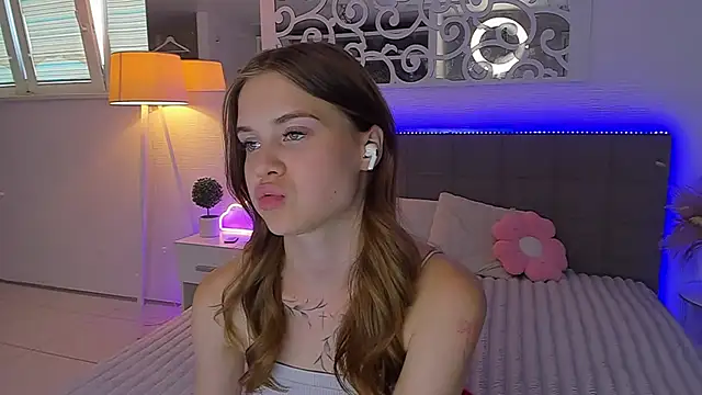 แชท XXX สดของ LuisaClover