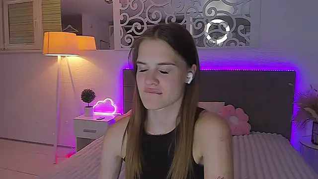 LuisaClover Chat XXX live
