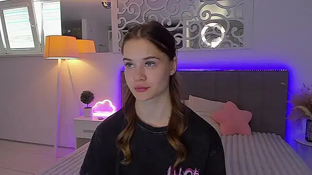 LuisaClover's Live XXX Chat