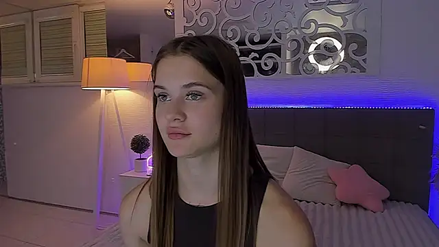 LuisaClover's Live XXX Chat