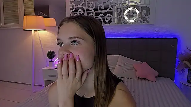 LuisaClover's Live XXX Chat