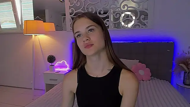 XXX chat uživo modela LuisaClover