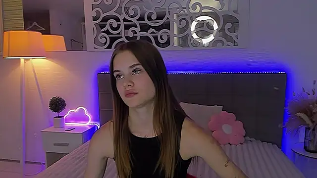 XXX chat uživo modela LuisaClover