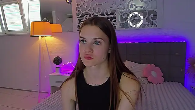 צ'אט XXX בשידור חי של LuisaClover