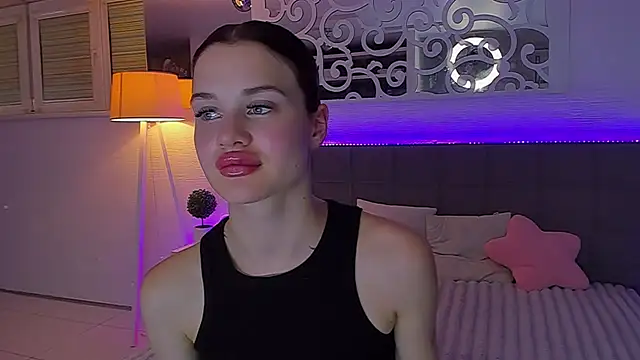 Онлайн чат XXX LuisaClover