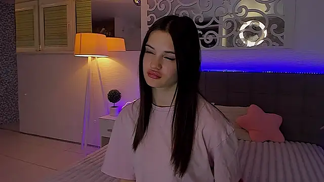 Онлайн чат XXX LuisaClover
