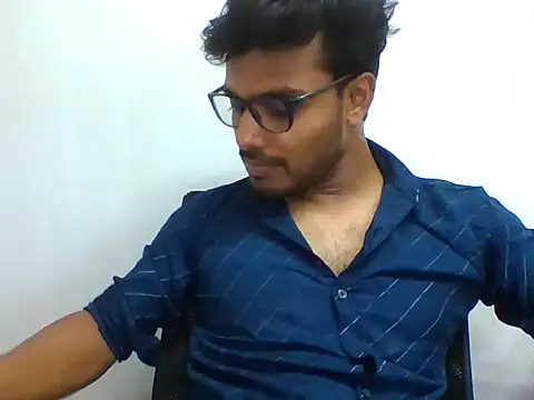 Alphabull4un Webbikameraesitys