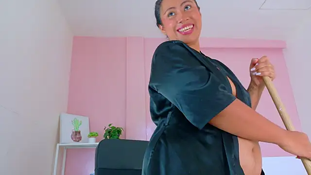 SeleneGibson__'s Live XXX Chat