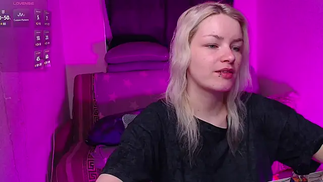 Chat XXX en directo de CherryNight6