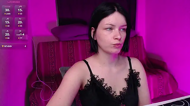 CherryNight6 Adlı Modelin Canlı XXX Sohbeti