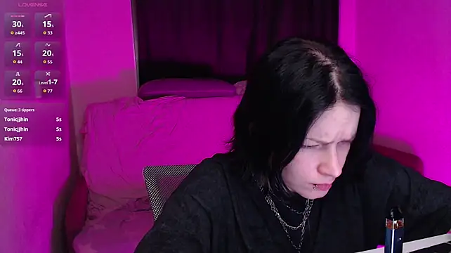CherryNight6's Live Chat Room