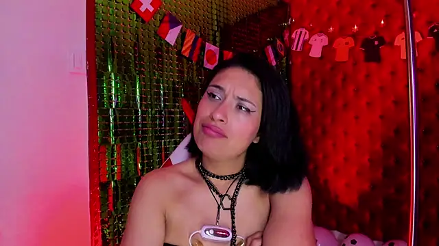 Show modela Roxanne_Han na web-kameri