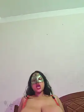TANISHA-2026 Show in webcam