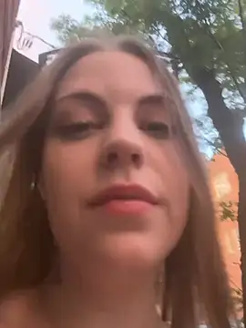 elliepixie Adlı Modelin Canlı XXX Sohbeti