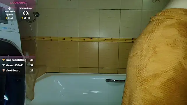 Aromaloveqq's Webcam Show