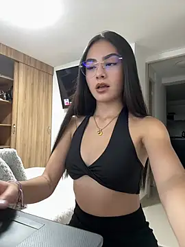 IslaCole Live chatroom