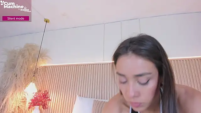แชท XXX สดของ NahimiThompson