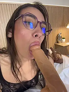 Chatroom XXX en direct de NahimiThompson