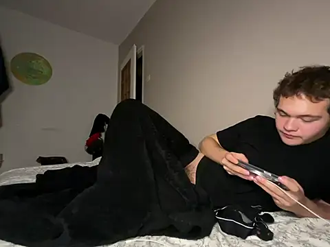 Show modela danielxfun na web-kameri