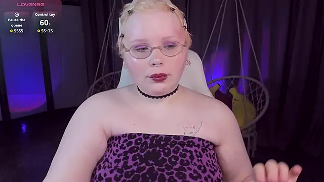 Chat +18 de LottieReed ao vivo