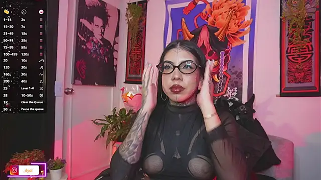 Dalia_Vorhees Show in webcam