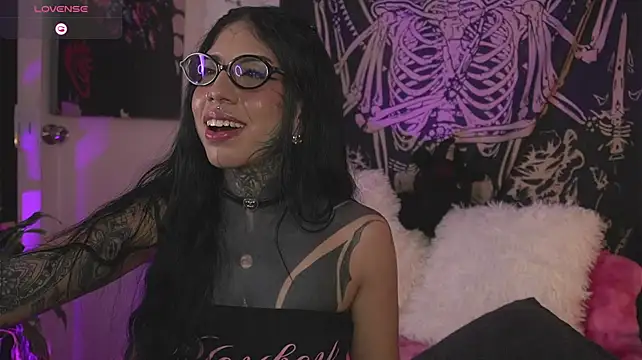 Dalia_Vorhees Adlı Modelin Canlı XXX Sohbeti