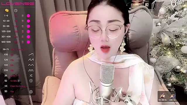 Monica-666888- Show Webcam