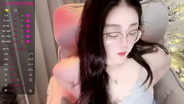Monica-666888- 现场XXX聊天