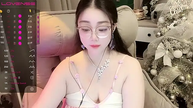 Monica-666888- 现场XXX聊天