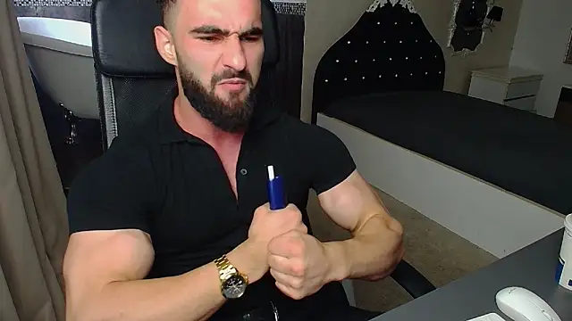 Show modela MicahLane na web-kameri