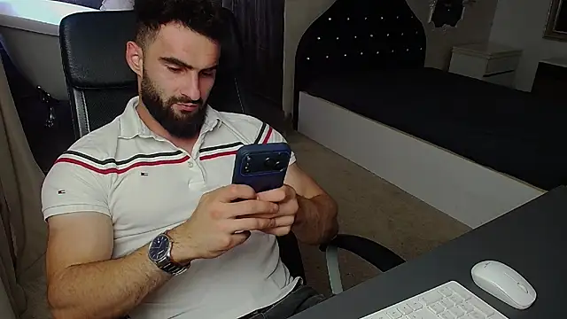 Show modela MicahLane na web-kameri