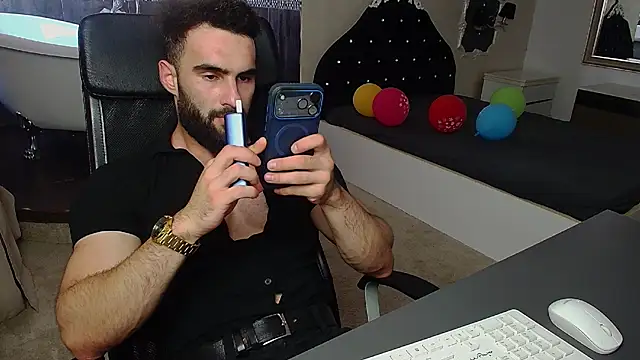 MicahLane Show in webcam