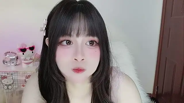 -zhuzhu-999-'s Live XXX Chat