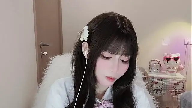 Show de -zhuzhu-999- na webcam
