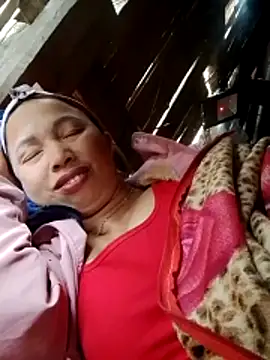 Show modela TRIEUTRIEU20 na web-kameri