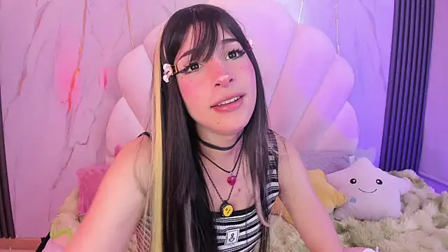AliiceWonderland_ Show in webcam