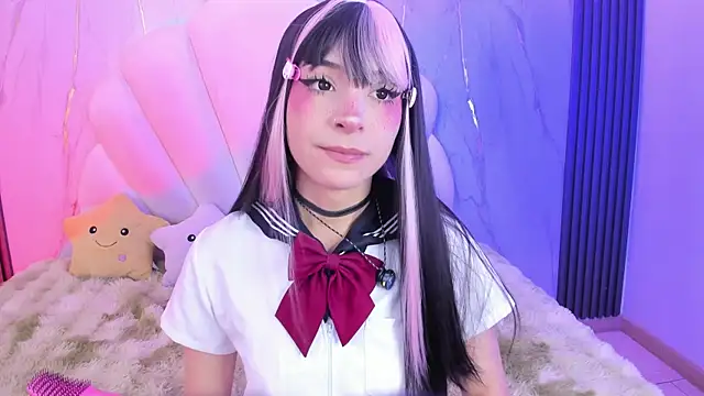 Show modela AliiceWonderland_ na web-kameri