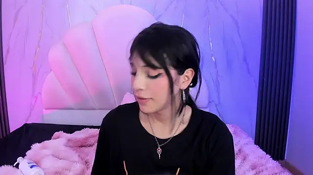 AliiceWonderland_ webkamerás műsora
