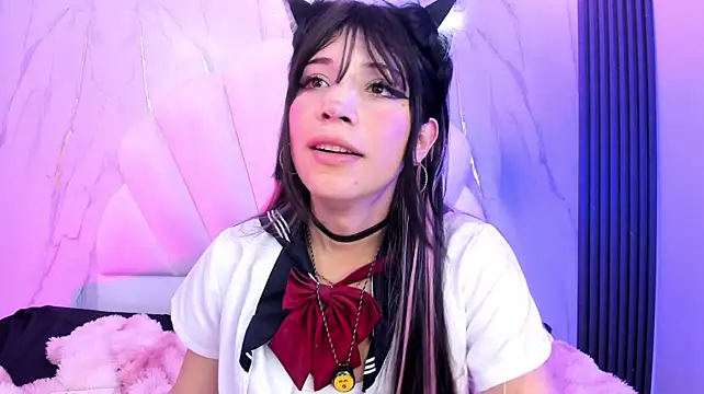 Show modela AliiceWonderland_ na web-kameri
