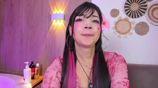AliiceWonderland_ Show in webcam