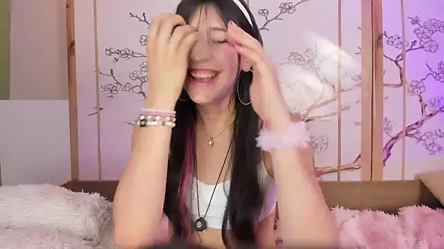 Pertunjukan Kamera Web AliiceWonderland_
