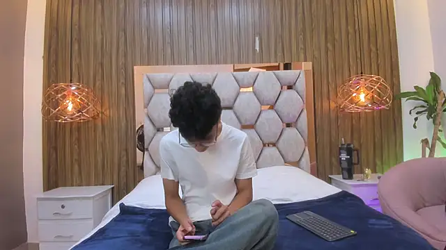 adams_bobby 网络视讯表演
