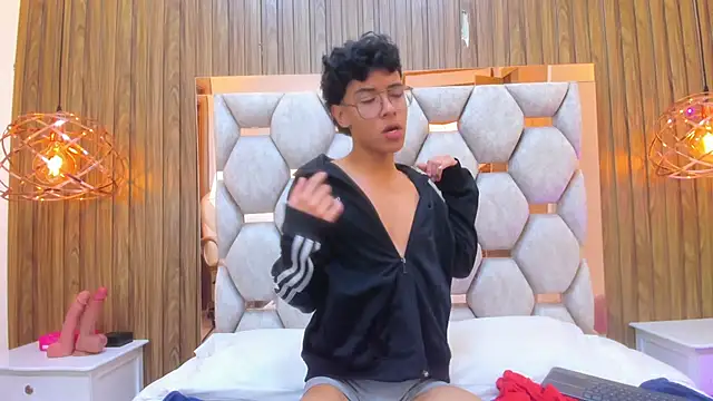 adams_bobby 在線直播表演