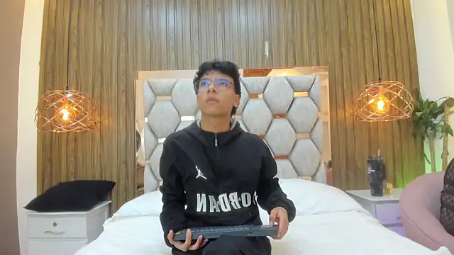 Вебкам-шоу adams_bobby