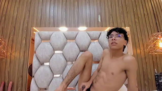 عرض كام adams_bobby