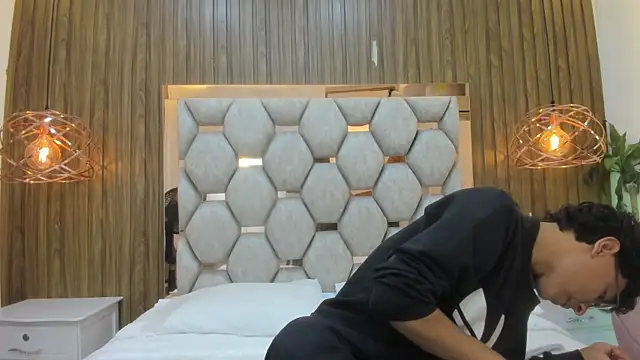 adams_bobby Pertunjukan Webcam