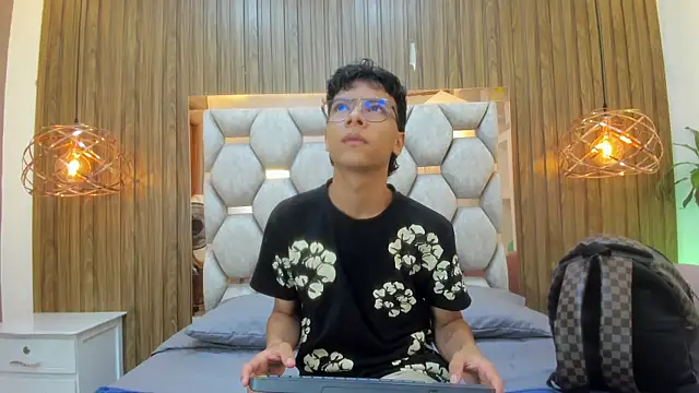 adams_bobby Webcam Show