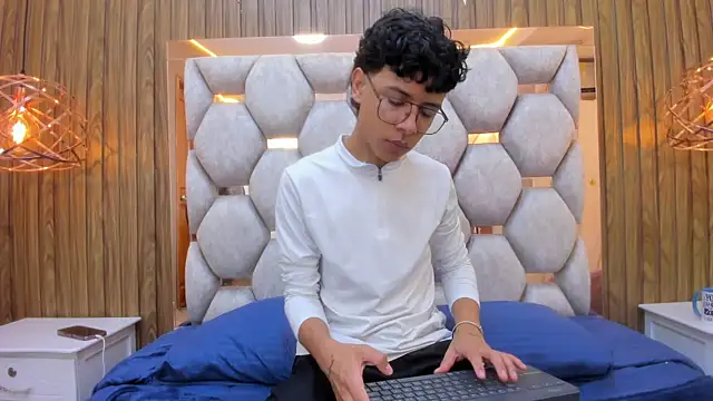 adams_bobby ওয়েবক্যাম শো