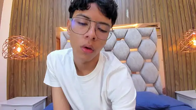 عرض كام adams_bobby